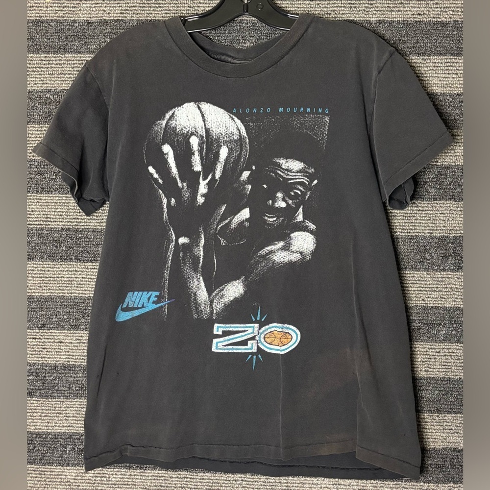 Vtg 90’s Nike Grey Tag Alonzo Mourning Charlotte Hornets Single Stitch T-Shirt M